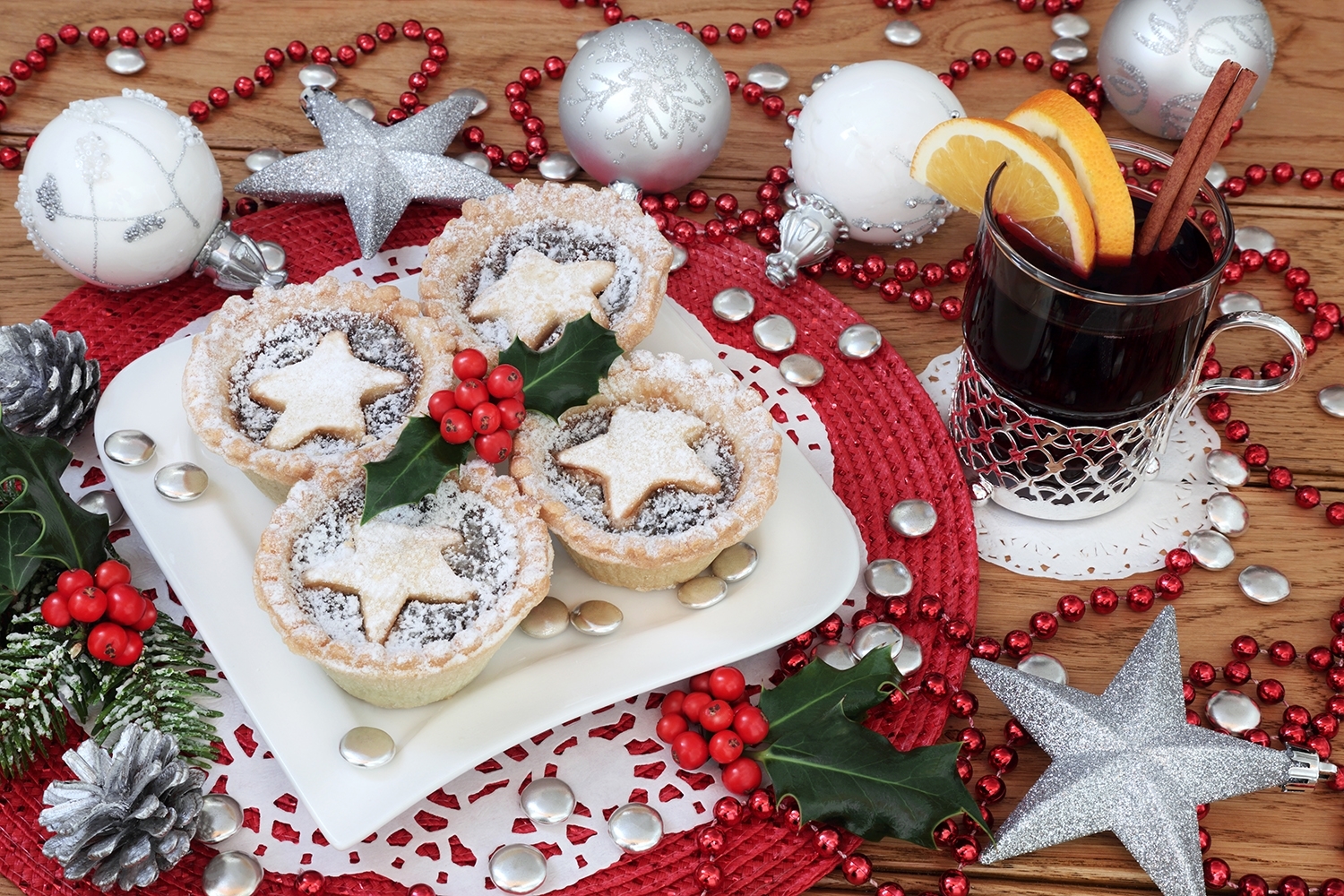 Mulled Wine & Mince Pies in the Marina Office