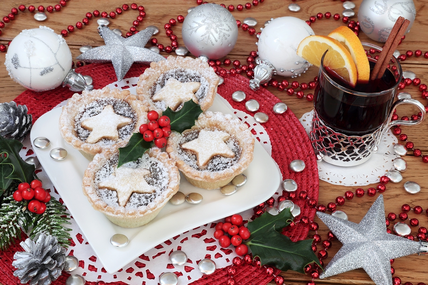 Mulled Wine & Mince Pies in the Marina Office