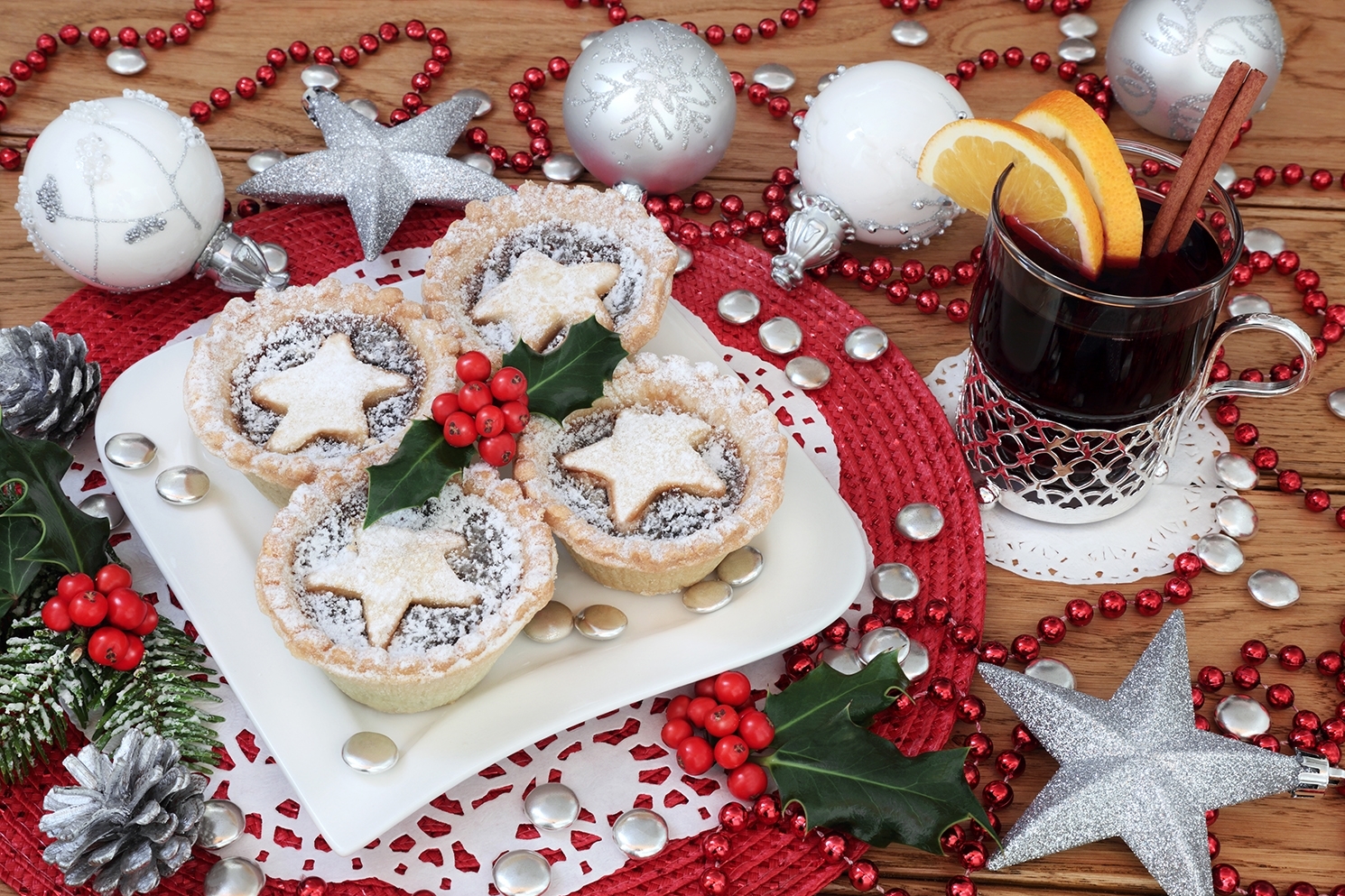Mulled Wine & Mince Pies in the Marina Office