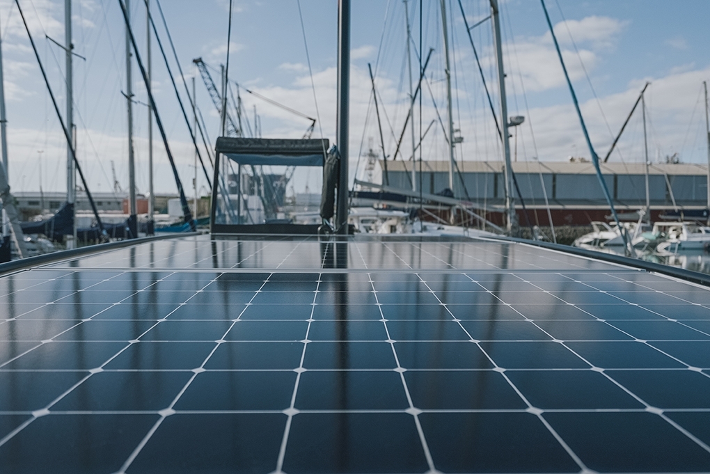 The solar panels generate 1600W of energy.